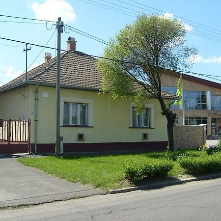 Tóth Magánszállás Hajdúszoboszló Esterno foto
