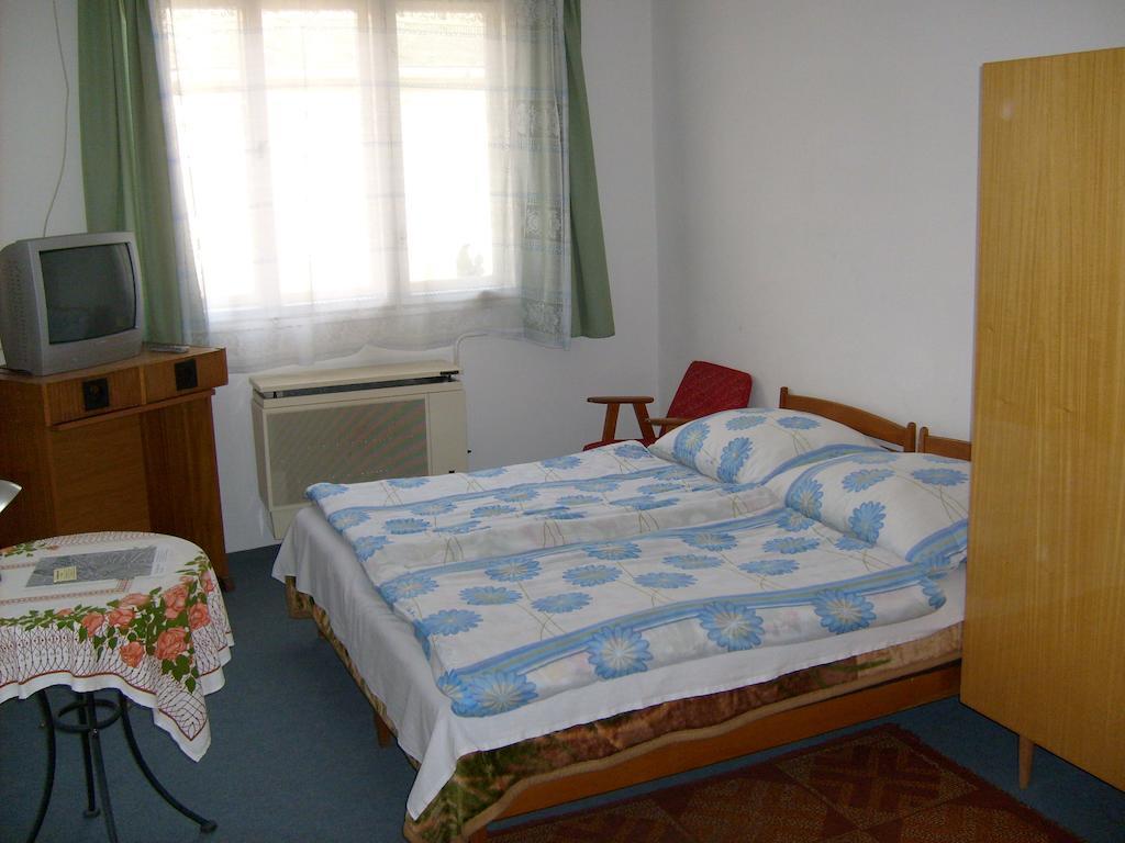 Tóth Magánszállás Hajdúszoboszló Esterno foto